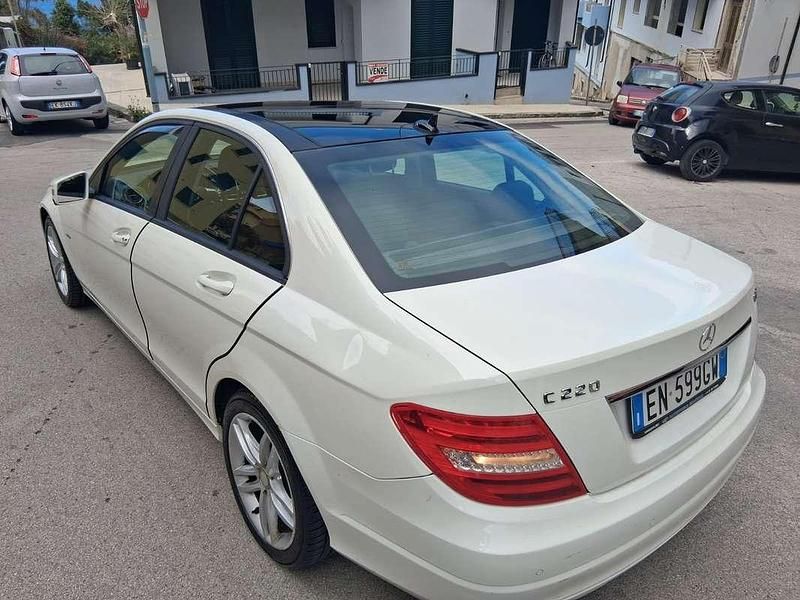 Begagnad Mercedes C220 Executive 170 HK (125 kW) 2013 Vit Sedan
