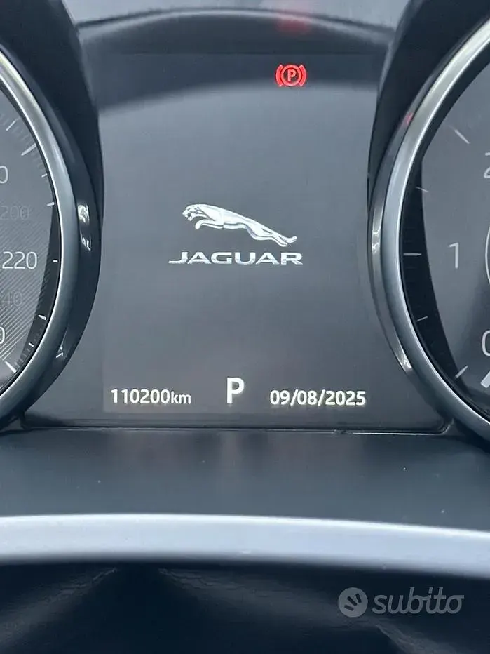 Usata Jaguar E-Pace 150 CV (110 kW) 2019 Grigio SUV