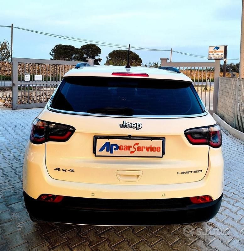 Usata Jeep Compass Limited 140 CV (102 kW) 2017 Bianco SUV