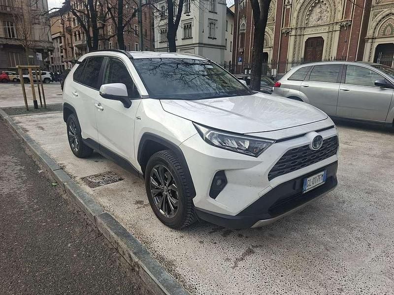 Usata Toyota RAV4 Hybrid Active 178 CV (130 kW) 2023 Bianco SUV
