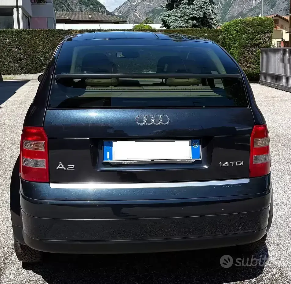 Usata Audi A2 75 CV (55 kW) 2004 Blu Utilitaria