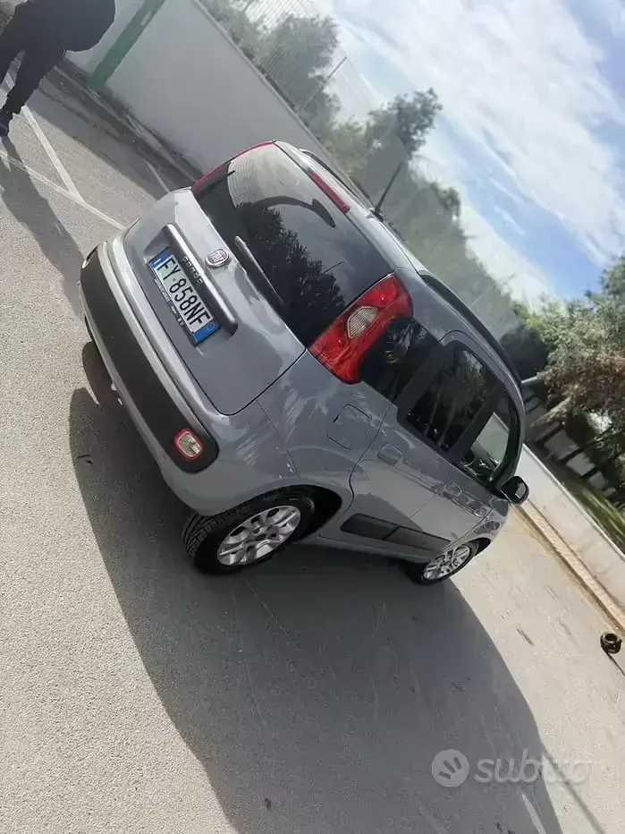 Usata Fiat Panda 69 CV (50 kW) 2019 Grigio Utilitaria