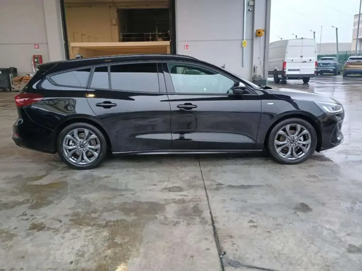Usata Ford Focus ST-Line 155 CV (114 kW) 2025 Nero Station wagon