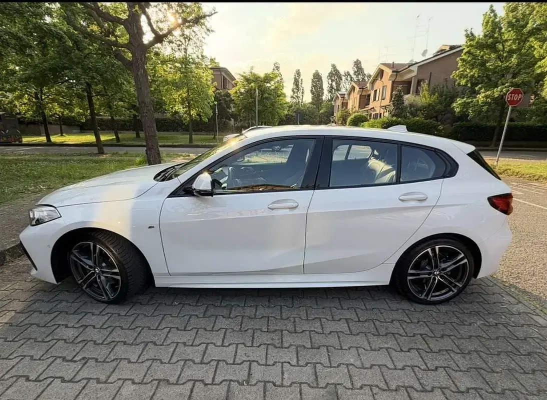 Usado BMW 116 M Sport 109 HP (80 kW) 2021 Citadino