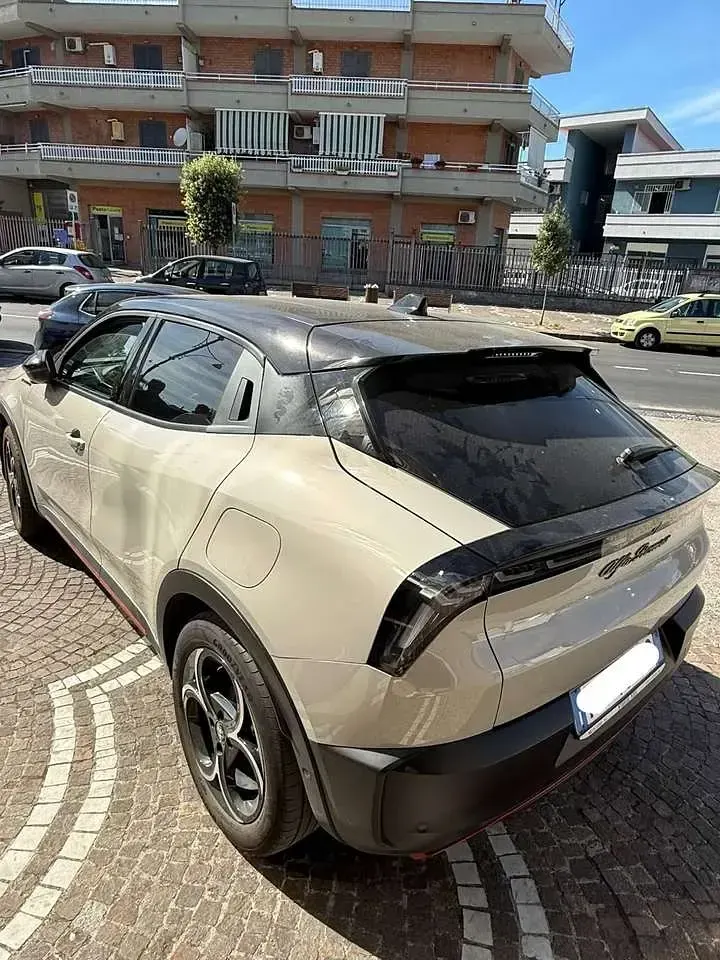 Usata Alfa Romeo GT Junior Edizione Speciale 136 CV (100 kW) 2025 Beige SUV