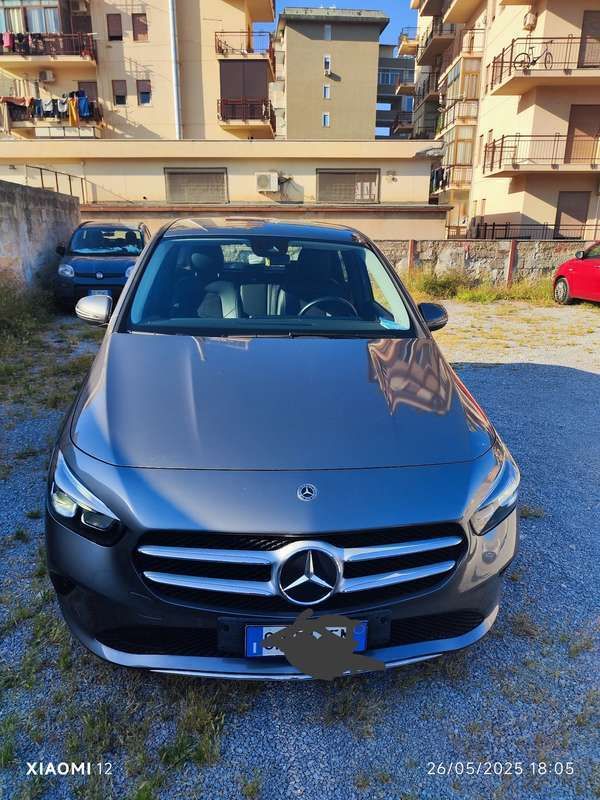 Usata 2020 Mercedes B200 Monovolume | 29.900 € (Molto cara) - Immagine 1/4