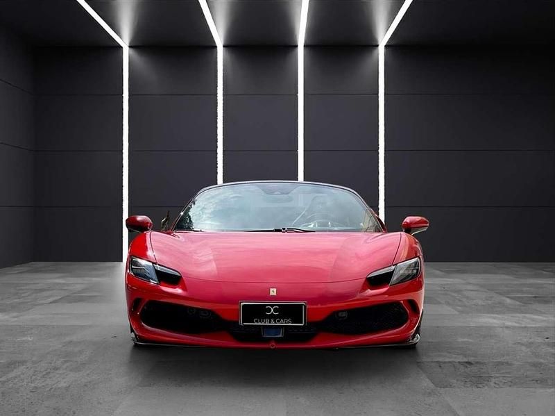 Usata Ferrari 296 829 CV (609 kW) 2023 Rosso Cabrio