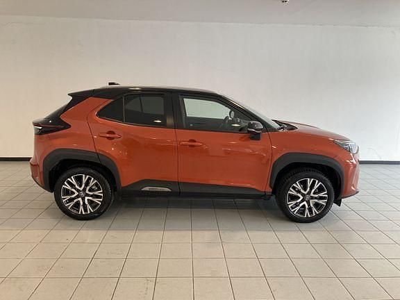 Usata Toyota Yaris Cross Trend 116 CV (85 kW) 2022 Rosso SUV