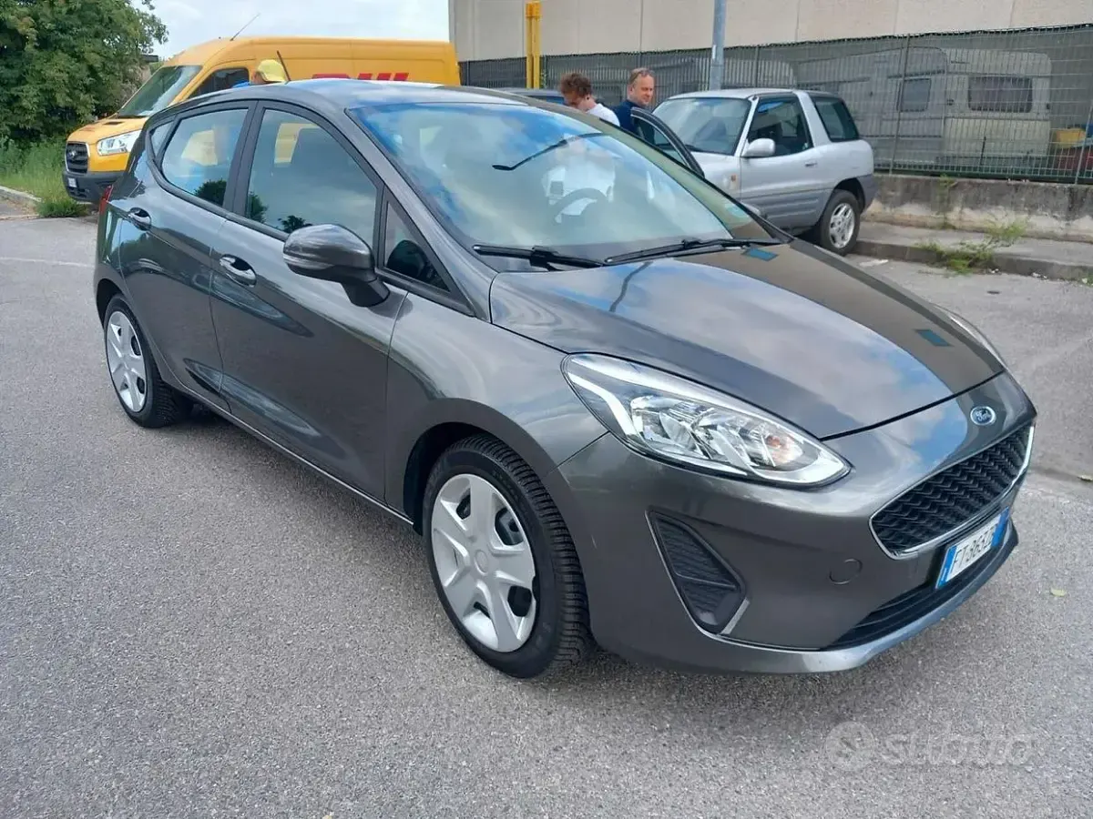 Usata Ford Fiesta Active 86 CV (63 kW) 2019 Grigio Utilitaria