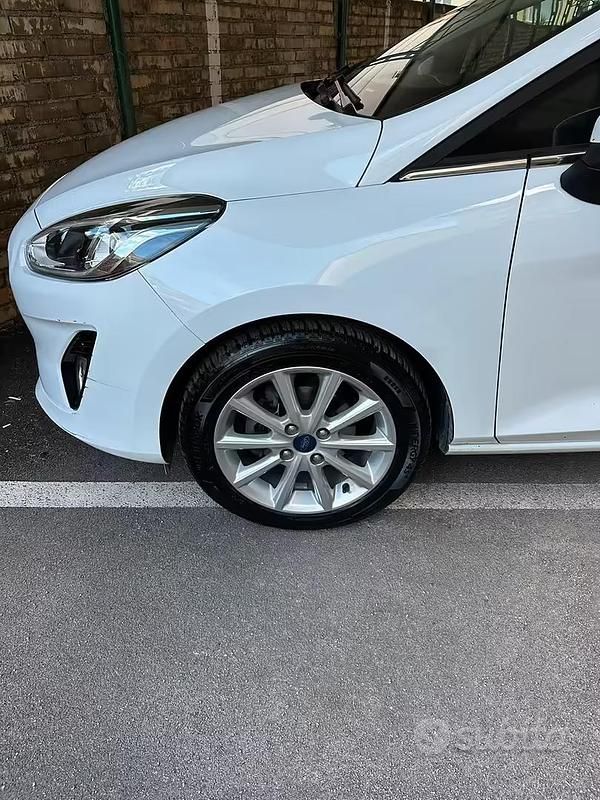 Usata Ford Fiesta 90 CV (66 kW) 2019 Utilitaria
