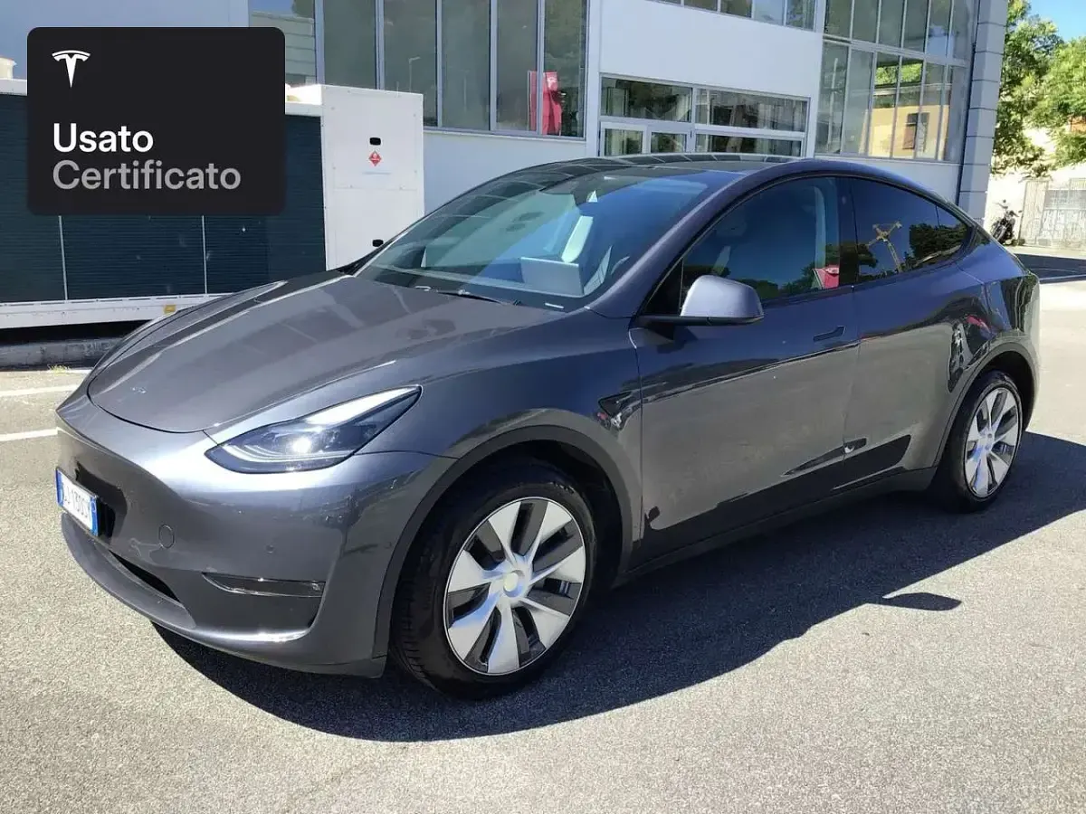 Usata Tesla Model Y Long Range AWD 258 kW (351 CV) 2022 Midnight silver metallic SUV