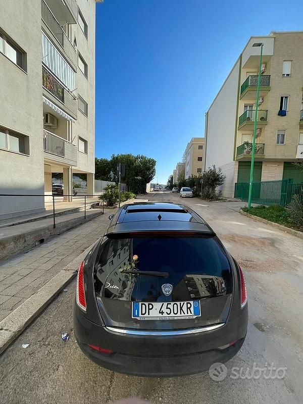 Usata Lancia Delta 130 CV (95 kW) 2009 Utilitaria