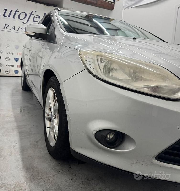 Usata Ford Focus 115 CV (84 kW) 2012 Grigio Station wagon