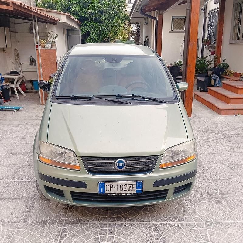 Usata Fiat Idea 70 CV (51 kW) 2004 Monovolume
