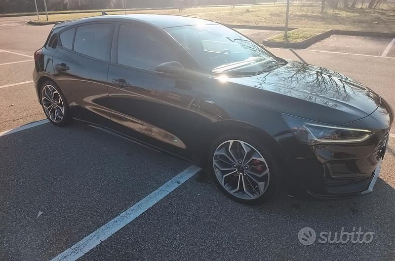 Usata Ford Focus ST-Line X 120 CV (88 kW) 2023 Nero Berlina