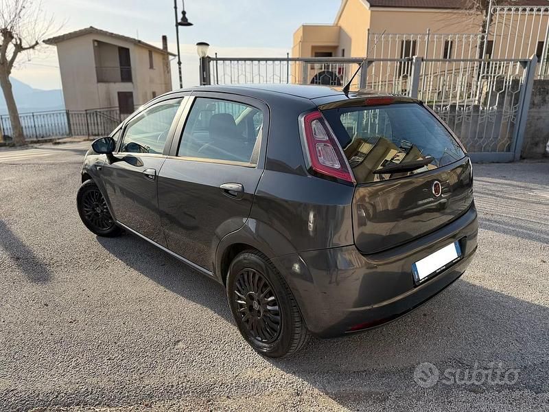 Usata Fiat Grande Punto 75 CV (55 kW) 2008 Grigio Utilitaria