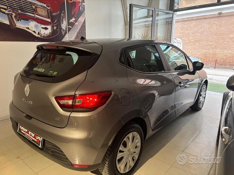 Usata Renault Clio IV 75 CV (55 kW) 2013 Grigio Berlina