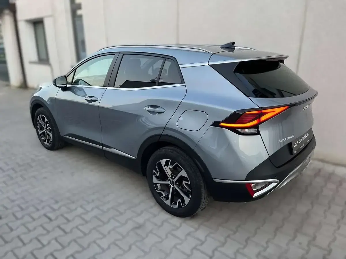 Usata Kia Sportage Style 230 CV (169 kW) 2023 Grigio SUV