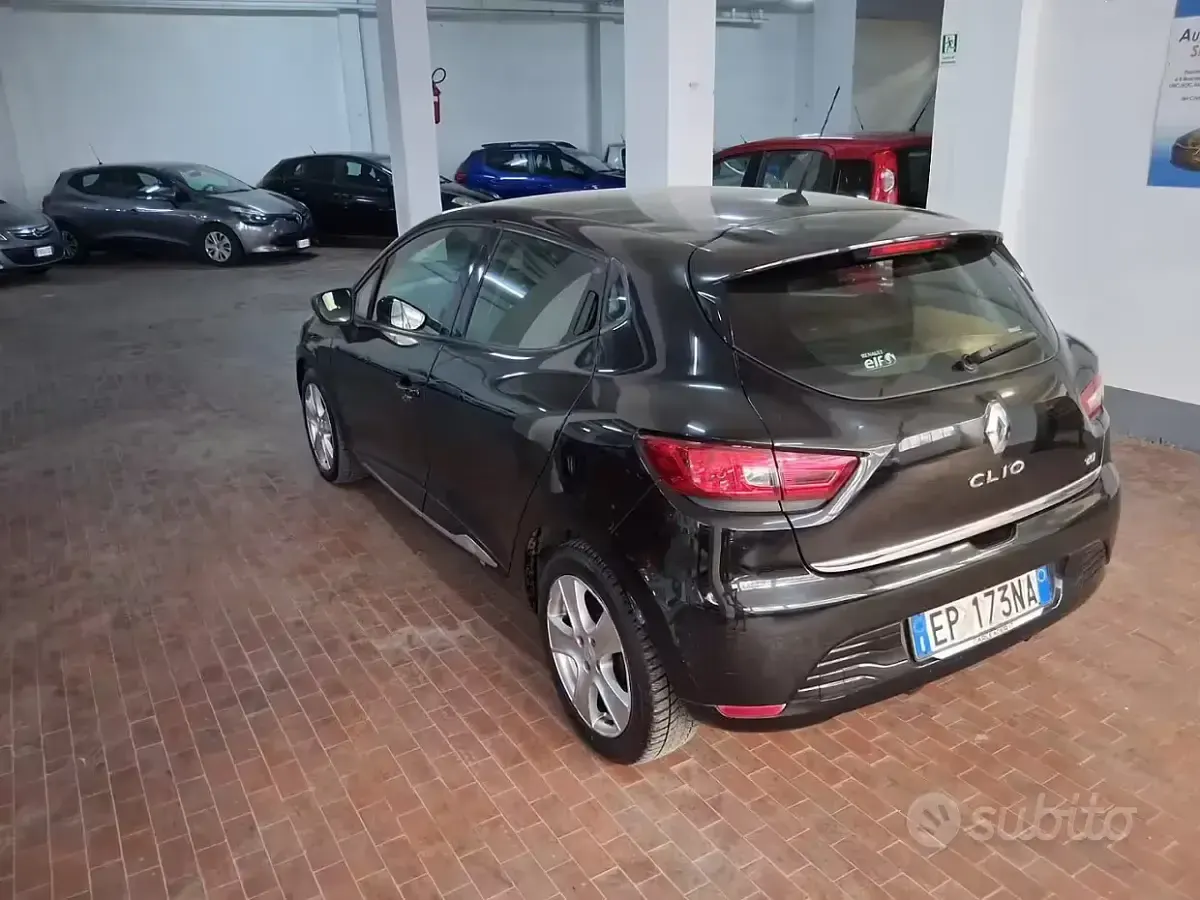 Usata Renault Clio 90 CV (66 kW) 2012 Nero Utilitaria