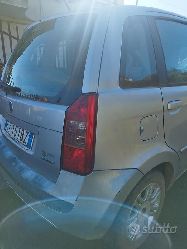 Usata Fiat Idea 70 CV (51 kW) 2005 Monovolume