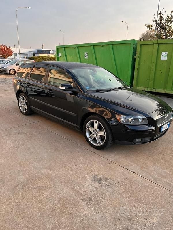 Usata Volvo V50 109 CV (80 kW) 2007 Nero Station wagon