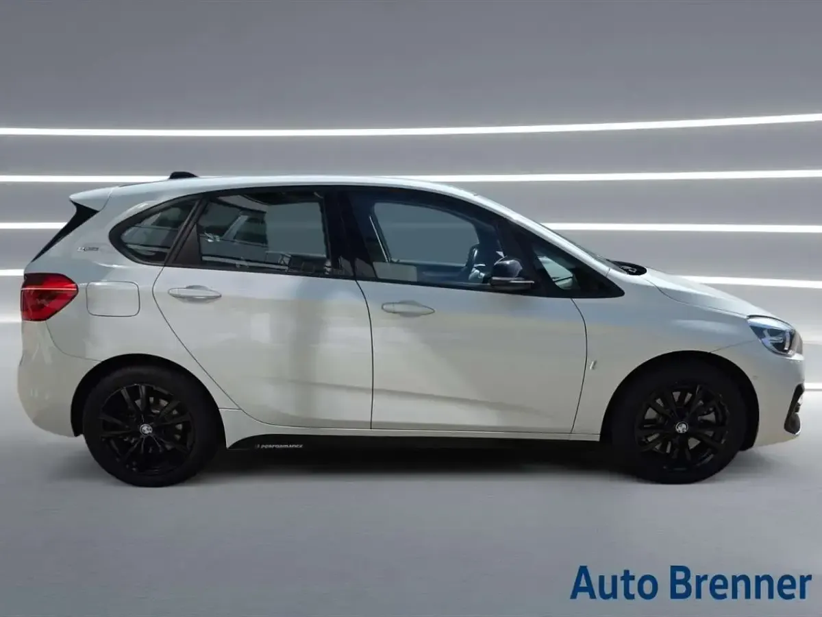 Usata BMW 225 Active Tourer iPerformance 224 CV (164 kW) 2018 Bianco Monovolume