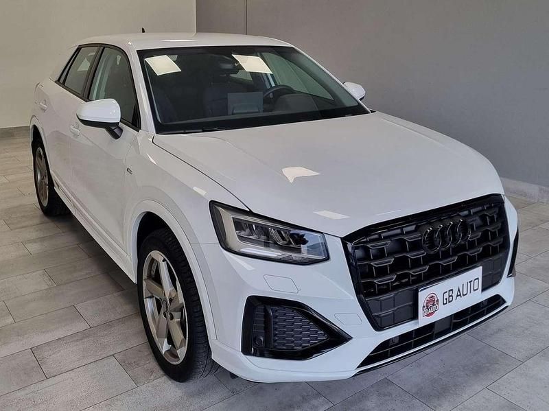 Bianco Usata 2024 Audi Q2 S-Line SUV | 28.900 € (Buon prezzo) - Immagine 1/4
