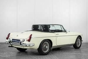 Usata MG B 97 CV (71 kW) 1967 Bianco Cabrio