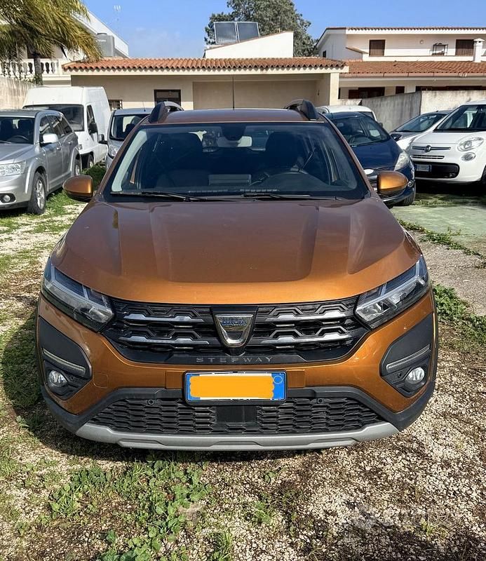 Usata Dacia Sandero Stepway 100 CV (73 kW) 2021 Grigio SUV