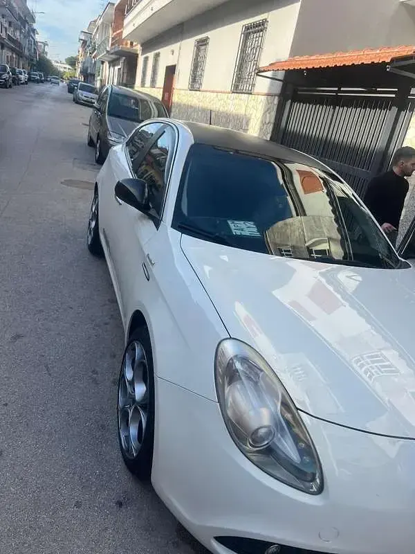 Usata Alfa Romeo Giulietta Exclusive 105 CV (77 kW) 2011 Utilitaria