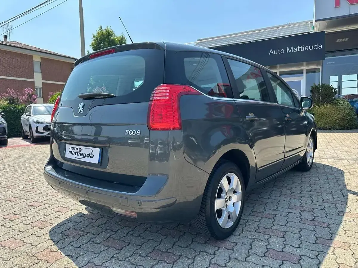 Usata Peugeot 5008 Active 114 CV (83 kW) 2013 Grgio scuro Monovolume