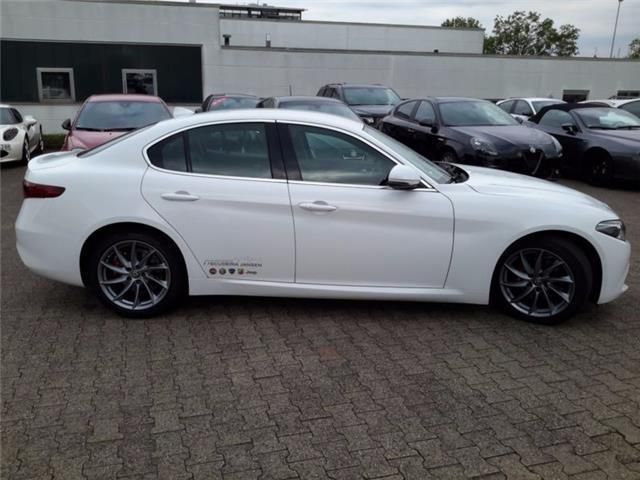 Alfa Romeo Giulia Usata 1 586 Alfa Romeo Giulia In Vendita