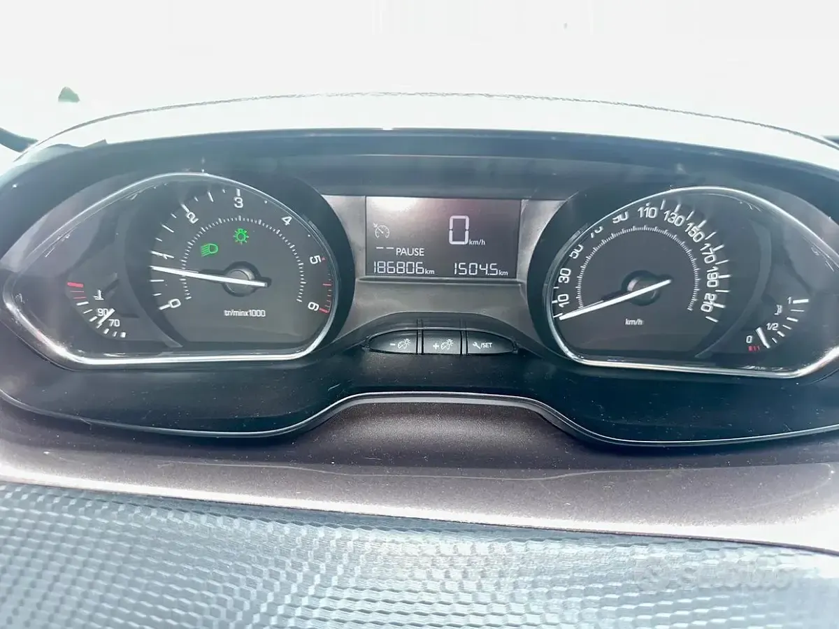 Usata Peugeot 2008 68 CV (50 kW) 2013 Bianco SUV