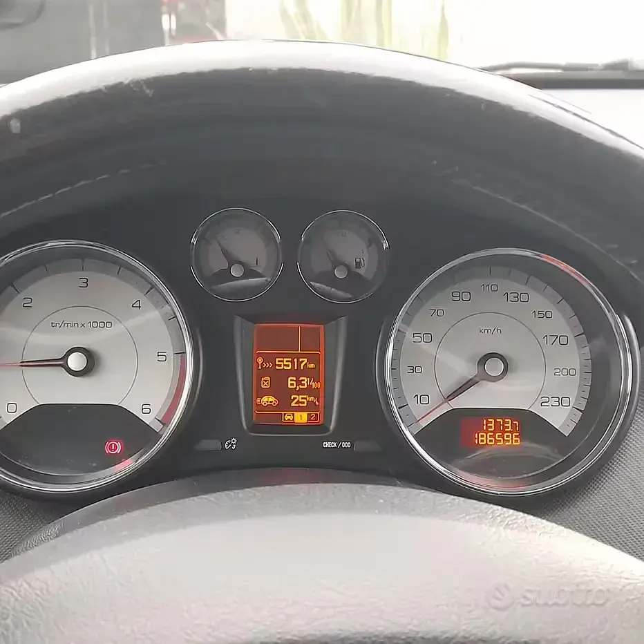Usata Peugeot 308 90 CV (66 kW) 2009 Nero Berlina