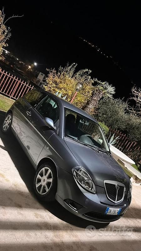 Usata Lancia Ypsilon 60 CV (44 kW) 2007 Grigio Utilitaria