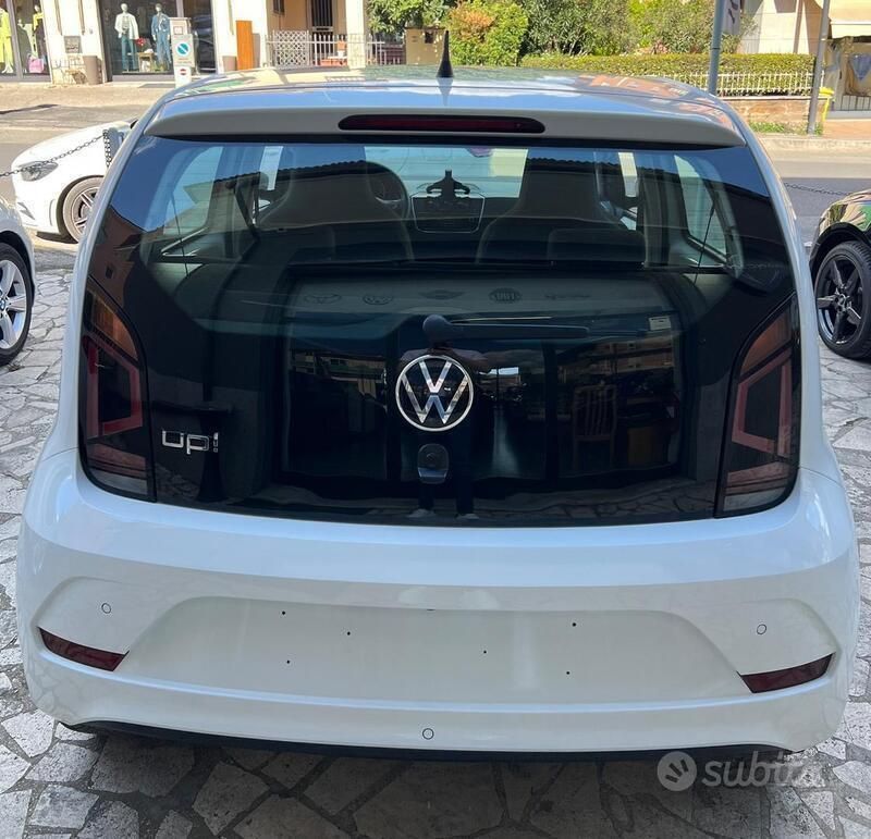 Usata VW up! move up! 65 CV (47 kW) 2021 Bianco Utilitaria