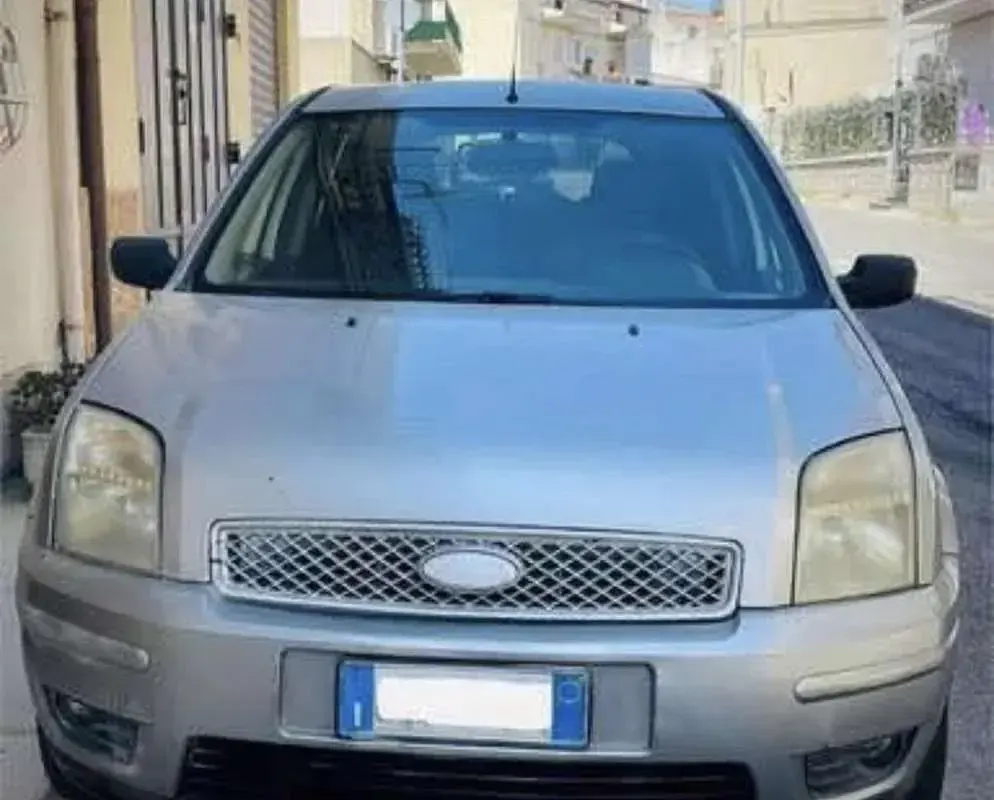 Usata Ford Fusion 68 CV (50 kW) 2005 Utilitaria