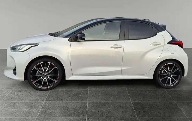 Usata Toyota Yaris 116 CV (85 kW) 2022 Bianco Utilitaria