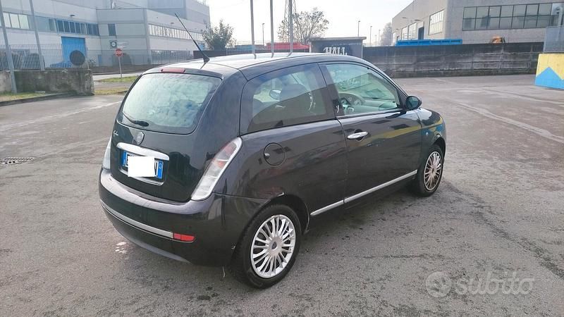 Usata Lancia Ypsilon 69 CV (50 kW) 2008 Nero Utilitaria