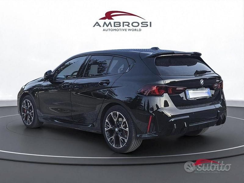 Nuova BMW 118 M Sport 150 CV (110 kW) 2025 Black sapphire metallizzato Utilitaria