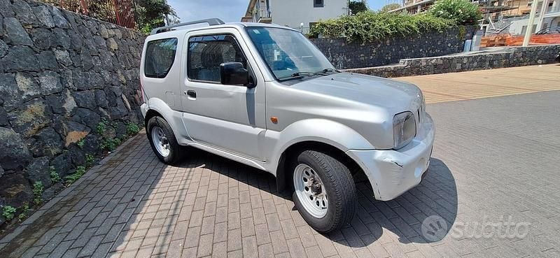 Usata Suzuki Jimny GLX 80 CV (58 kW) 2000 Grigio SUV