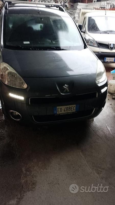 Usata Peugeot Partner 2014 Grigio Monovolume