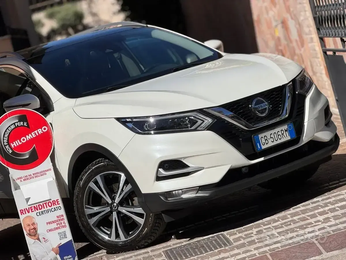 Usata Nissan Qashqai N-Connecta 116 CV (85 kW) 2020 Bianco SUV