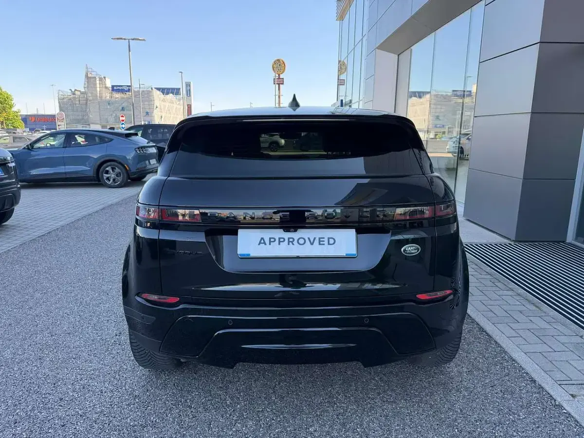 Usata Land Rover Range Rover evoque SE Dynamic 163 CV (119 kW) 2022 Santorini black SUV