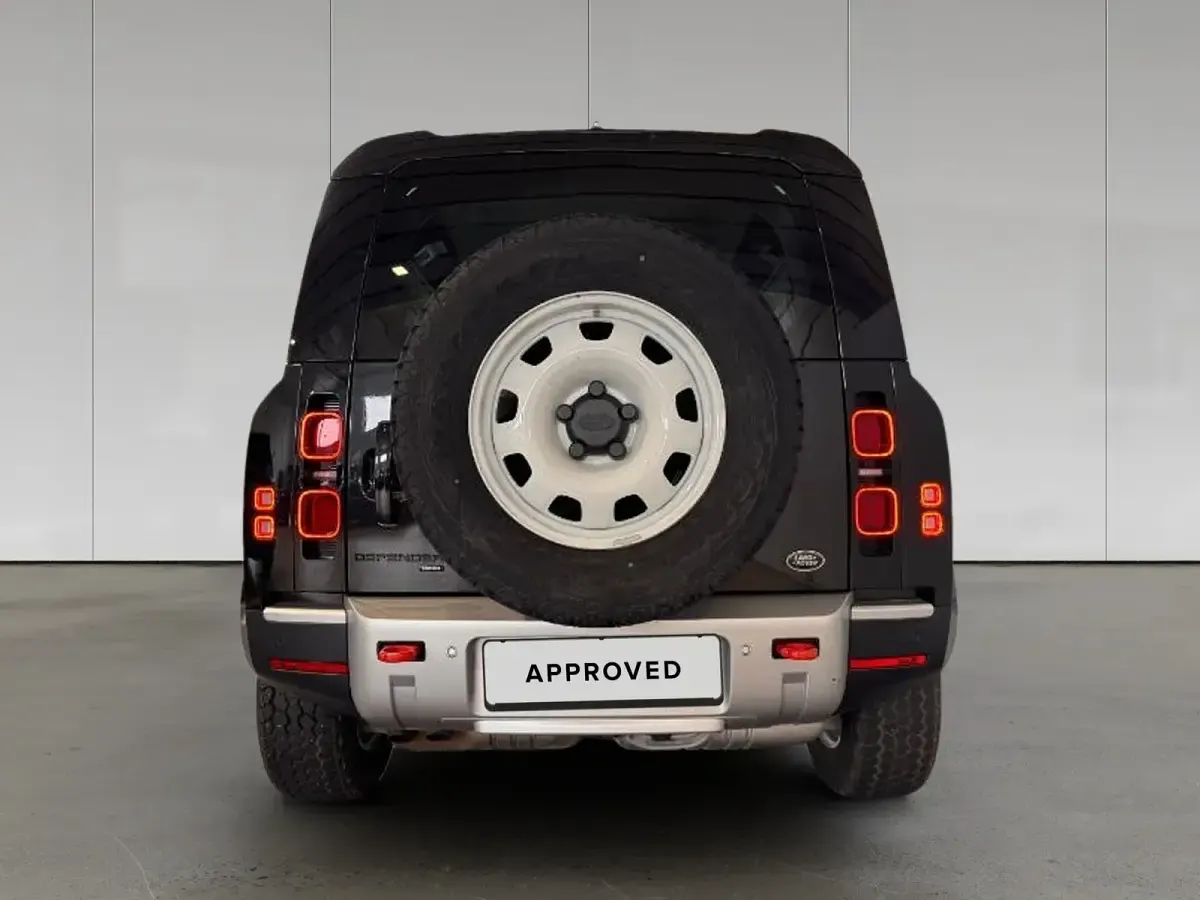Usata Land Rover Defender 239 CV (175 kW) 2020 Santorini black SUV