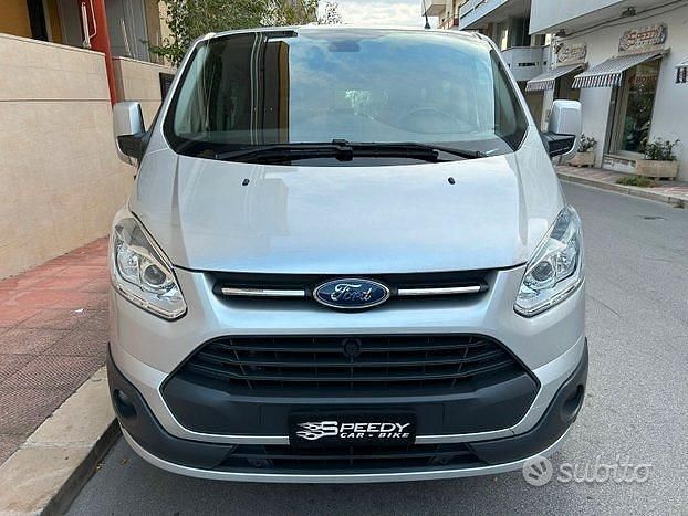 Usata Ford Tourneo Custom 154 CV (113 kW) 2013 Grigio Furgone