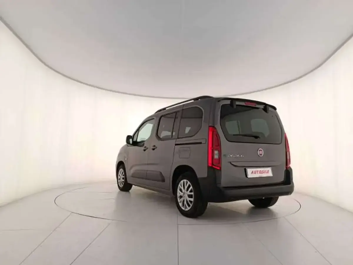 Usata Fiat e-Doblò Launch Edition 56 kW (77 CV) 2023 Grigio ferro metallizzato Monovolume