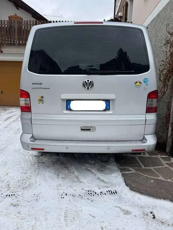 Usata VW Multivan Comfortline 131 CV (96 kW) 2004 Argento Monovolume