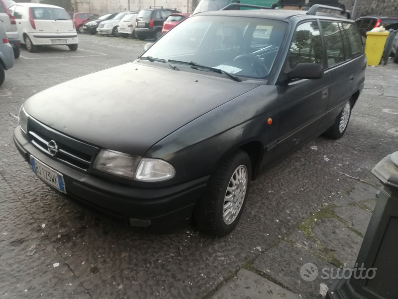 Usato 1994 Opel Astra Benzin (1.100 €)