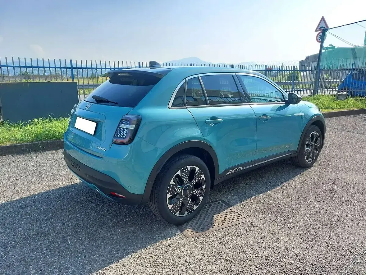 Usata Fiat 600 La Prima 101 CV (74 kW) 2025 Blu/azzurro SUV